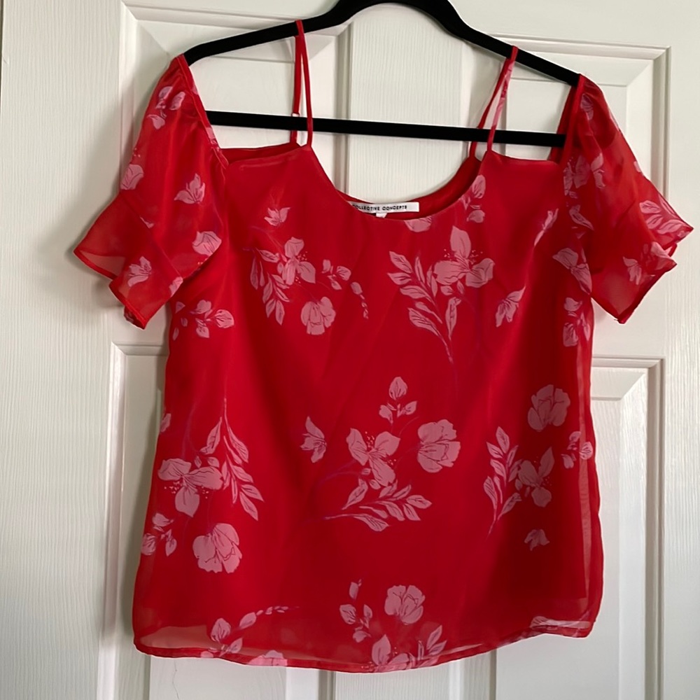 Peep Shoulder Top